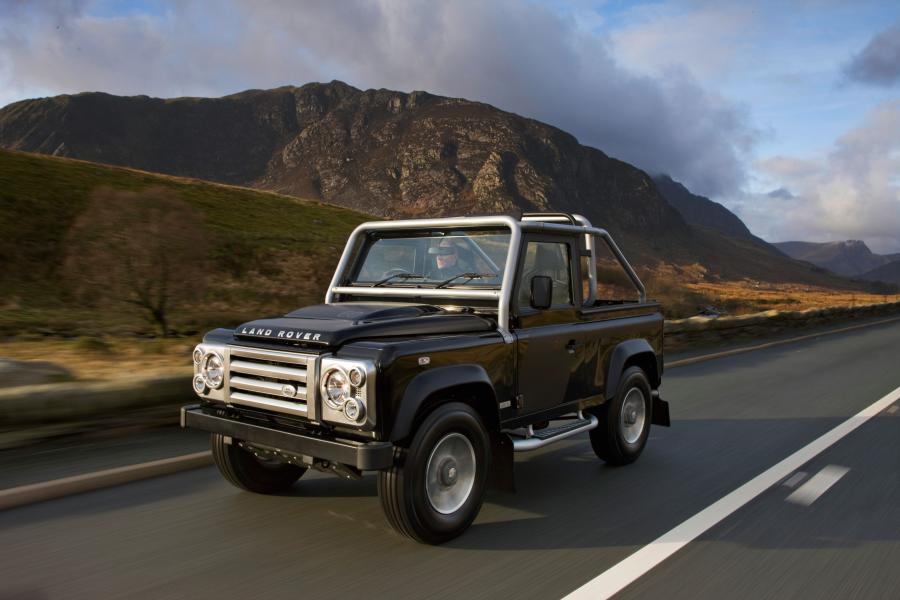  Land Rover Defender SVX 60th Anniversary Edition 2008 года  (фото 19 из 35)